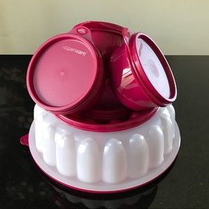Tupperware Jel-Ring & 4 little bowls with lids